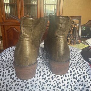 Boots by Comfortiva Leather  Size 8